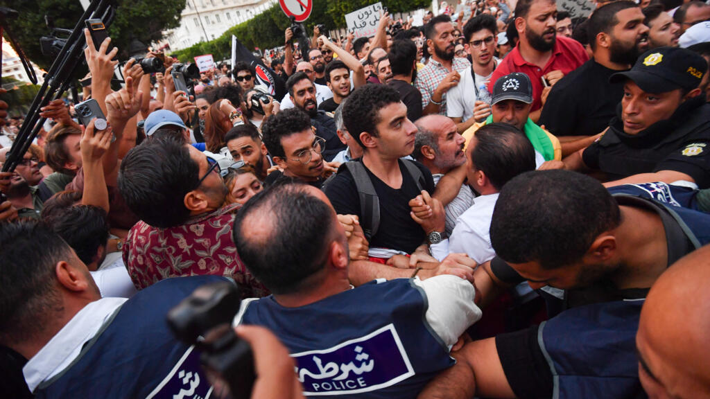 Hundreds of Tunisians demonstrate against President Said ahead of elections